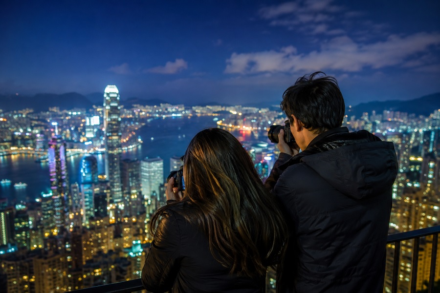 Romantic Nights Through the Lens: A Guide to Couples' Night Photography Tourism